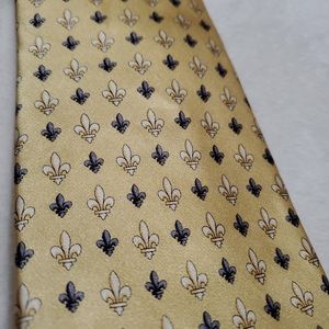 Fleur de Lis tie by museum artifacts